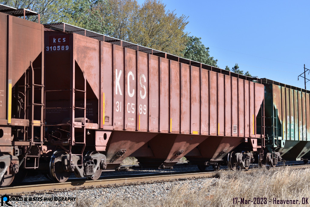 PRN2023030168_400 Kansas City Southern KCS 310589 Hopper Car 60 1" LO C113 3 Bay Covered Ribbed 4750cf